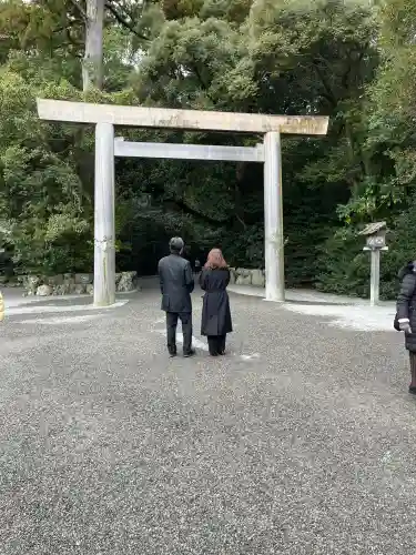 伊勢神宮外宮（豊受大神宮）の{uncategorized: "未分類", other: "その他", undefined: "問題あり", building: "その他建物", grave: "お墓", sacred_gate: "鳥居", guardian: "狛犬", statue: "像", buddha: "仏像", history: "歴史", nature: "自然", garden: "庭園", animal: "動物", pagoda: "塔", temizu: "手水舎", mountain_gate: "山門・神門", sanctuary: "本殿・本堂", subordinate: "末社・摂社", art: "芸術", scenery: "景色", jizo: "地蔵", ema: "絵馬", goshuin: "御朱印", omikuji: "おみくじ", items: "授与品その他", amulet: "お守り", goshuincho: "御朱印帳", eats: "食事", festival: "お祭り", votive_dance: "神楽", shichigosan: "七五三参", wedding: "結婚式", experience: "体験その他", initially: "初詣", around: "周辺", anti_infection: "感染症対策"}