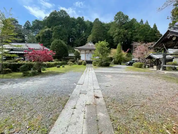 伊勢廻寺の{uncategorized: "未分類", other: "その他", undefined: "問題あり", building: "その他建物", grave: "お墓", sacred_gate: "鳥居", guardian: "狛犬", statue: "像", buddha: "仏像", history: "歴史", nature: "自然", garden: "庭園", animal: "動物", pagoda: "塔", temizu: "手水舎", mountain_gate: "山門・神門", sanctuary: "本殿・本堂", subordinate: "末社・摂社", art: "芸術", scenery: "景色", jizo: "地蔵", ema: "絵馬", goshuin: "御朱印", omikuji: "おみくじ", items: "授与品その他", amulet: "お守り", goshuincho: "御朱印帳", eats: "食事", festival: "お祭り", votive_dance: "神楽", shichigosan: "七五三参", wedding: "結婚式", experience: "体験その他", initially: "初詣", around: "周辺", anti_infection: "感染症対策"}