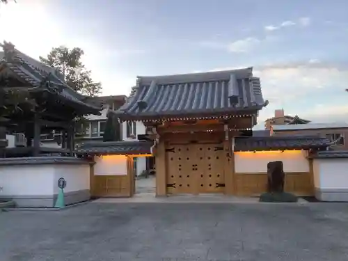 地蔵寺の山門・神門