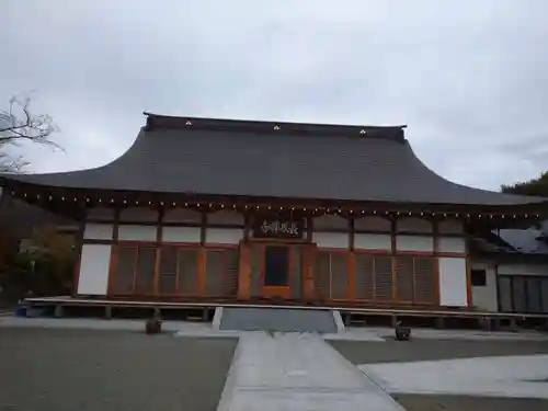 西榮長成寺の本殿・本堂