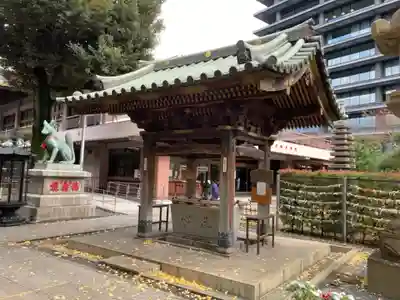 豊川稲荷東京別院の手水舎
