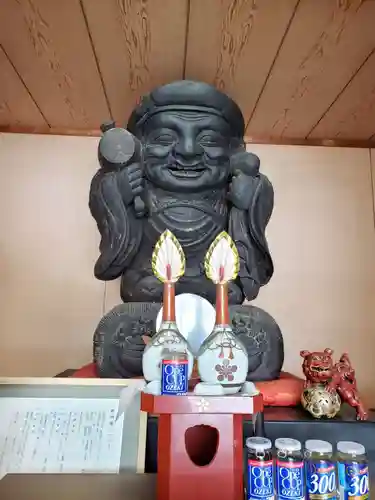 高岡関野神社の像