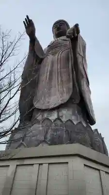 東本願寺本廟 牛久浄苑（牛久大仏）の仏像
