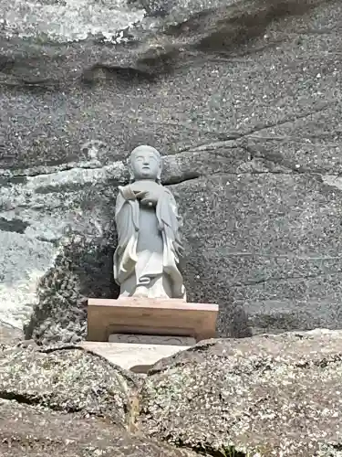 日本寺の{uncategorized: "未分類", other: "その他", undefined: "問題あり", building: "その他建物", grave: "お墓", sacred_gate: "鳥居", guardian: "狛犬", statue: "像", buddha: "仏像", history: "歴史", nature: "自然", garden: "庭園", animal: "動物", pagoda: "塔", temizu: "手水舎", mountain_gate: "山門・神門", sanctuary: "本殿・本堂", subordinate: "末社・摂社", art: "芸術", scenery: "景色", jizo: "地蔵", ema: "絵馬", goshuin: "御朱印", omikuji: "おみくじ", items: "授与品その他", amulet: "お守り", goshuincho: "御朱印帳", eats: "食事", festival: "お祭り", votive_dance: "神楽", shichigosan: "七五三参", wedding: "結婚式", experience: "体験その他", initially: "初詣", around: "周辺", anti_infection: "感染症対策"}