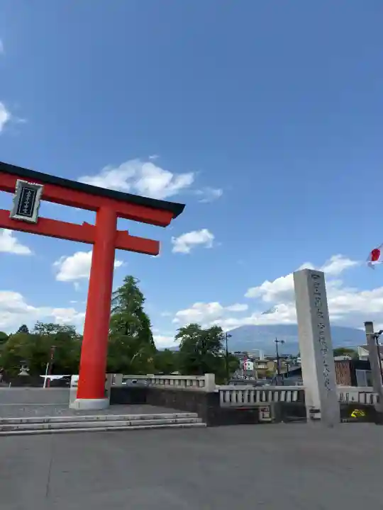 富士山本宮浅間大社の{uncategorized: "未分類", other: "その他", undefined: "問題あり", building: "その他建物", grave: "お墓", sacred_gate: "鳥居", guardian: "狛犬", statue: "像", buddha: "仏像", history: "歴史", nature: "自然", garden: "庭園", animal: "動物", pagoda: "塔", temizu: "手水舎", mountain_gate: "山門・神門", sanctuary: "本殿・本堂", subordinate: "末社・摂社", art: "芸術", scenery: "景色", jizo: "地蔵", ema: "絵馬", goshuin: "御朱印", omikuji: "おみくじ", items: "授与品その他", amulet: "お守り", goshuincho: "御朱印帳", eats: "食事", festival: "お祭り", votive_dance: "神楽", shichigosan: "七五三参", wedding: "結婚式", experience: "体験その他", initially: "初詣", around: "周辺", anti_infection: "感染症対策"}