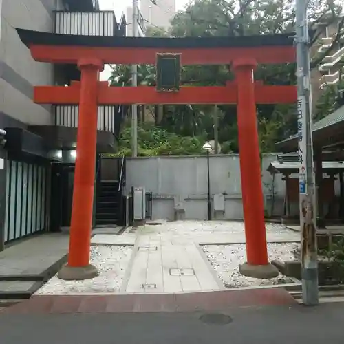 境稲荷神社の鳥居