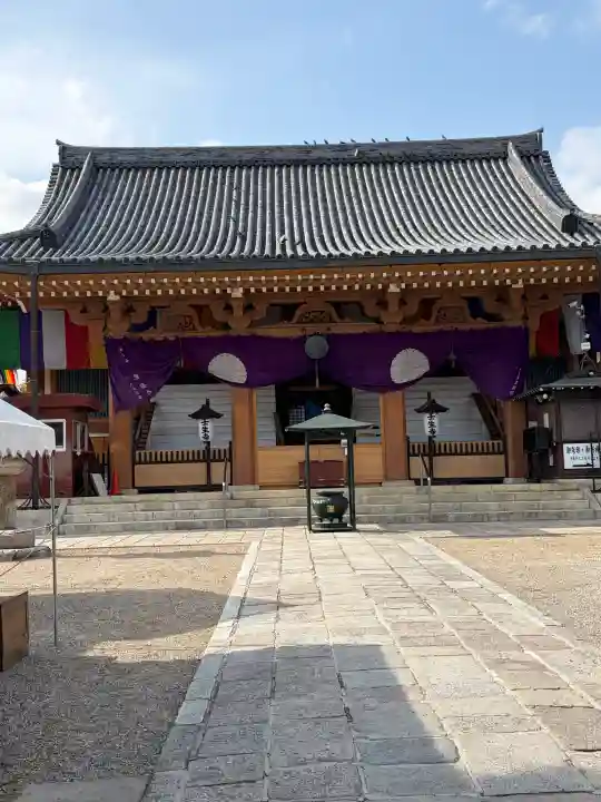 壬生寺の{uncategorized: "未分類", other: "その他", undefined: "問題あり", building: "その他建物", grave: "お墓", sacred_gate: "鳥居", guardian: "狛犬", statue: "像", buddha: "仏像", history: "歴史", nature: "自然", garden: "庭園", animal: "動物", pagoda: "塔", temizu: "手水舎", mountain_gate: "山門・神門", sanctuary: "本殿・本堂", subordinate: "末社・摂社", art: "芸術", scenery: "景色", jizo: "地蔵", ema: "絵馬", goshuin: "御朱印", omikuji: "おみくじ", items: "授与品その他", amulet: "お守り", goshuincho: "御朱印帳", eats: "食事", festival: "お祭り", votive_dance: "神楽", shichigosan: "七五三参", wedding: "結婚式", experience: "体験その他", initially: "初詣", around: "周辺", anti_infection: "感染症対策"}