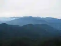 雨飾山北峰の石仏の景色