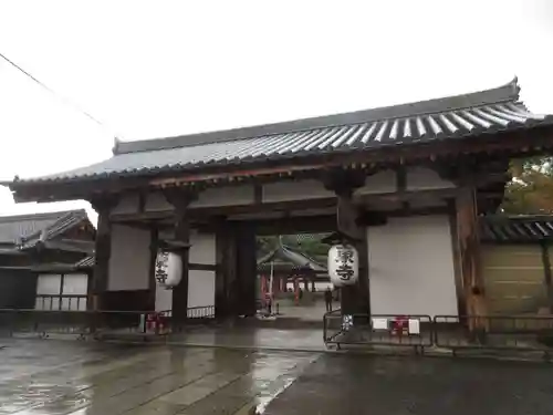 東寺（教王護国寺）の山門