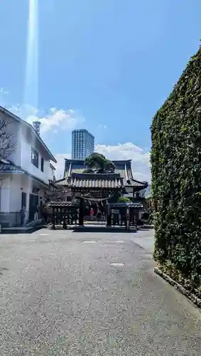 瑞光寺の山門