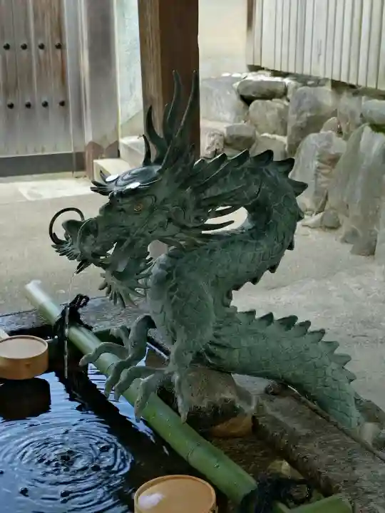 石切劔箭神社の{uncategorized: "未分類", other: "その他", undefined: "問題あり", building: "その他建物", grave: "お墓", sacred_gate: "鳥居", guardian: "狛犬", statue: "像", buddha: "仏像", history: "歴史", nature: "自然", garden: "庭園", animal: "動物", pagoda: "塔", temizu: "手水舎", mountain_gate: "山門・神門", sanctuary: "本殿・本堂", subordinate: "末社・摂社", art: "芸術", scenery: "景色", jizo: "地蔵", ema: "絵馬", goshuin: "御朱印", omikuji: "おみくじ", items: "授与品その他", amulet: "お守り", goshuincho: "御朱印帳", eats: "食事", festival: "お祭り", votive_dance: "神楽", shichigosan: "七五三参", wedding: "結婚式", experience: "体験その他", initially: "初詣", around: "周辺", anti_infection: "感染症対策"}