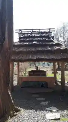 義經神社の手水舎