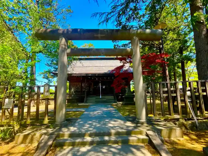 松岬神社の{uncategorized: "未分類", other: "その他", undefined: "問題あり", building: "その他建物", grave: "お墓", sacred_gate: "鳥居", guardian: "狛犬", statue: "像", buddha: "仏像", history: "歴史", nature: "自然", garden: "庭園", animal: "動物", pagoda: "塔", temizu: "手水舎", mountain_gate: "山門・神門", sanctuary: "本殿・本堂", subordinate: "末社・摂社", art: "芸術", scenery: "景色", jizo: "地蔵", ema: "絵馬", goshuin: "御朱印", omikuji: "おみくじ", items: "授与品その他", amulet: "お守り", goshuincho: "御朱印帳", eats: "食事", festival: "お祭り", votive_dance: "神楽", shichigosan: "七五三参", wedding: "結婚式", experience: "体験その他", initially: "初詣", around: "周辺", anti_infection: "感染症対策"}