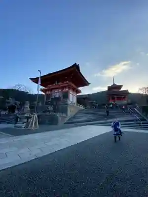 清水寺の{uncategorized: "未分類", other: "その他", undefined: "問題あり", building: "その他建物", grave: "お墓", sacred_gate: "鳥居", guardian: "狛犬", statue: "像", buddha: "仏像", history: "歴史", nature: "自然", garden: "庭園", animal: "動物", pagoda: "塔", temizu: "手水舎", mountain_gate: "山門・神門", sanctuary: "本殿・本堂", subordinate: "末社・摂社", art: "芸術", scenery: "景色", jizo: "地蔵", ema: "絵馬", goshuin: "御朱印", omikuji: "おみくじ", items: "授与品その他", amulet: "お守り", goshuincho: "御朱印帳", eats: "食事", festival: "お祭り", votive_dance: "神楽", shichigosan: "七五三参", wedding: "結婚式", experience: "体験その他", initially: "初詣", around: "周辺", anti_infection: "感染症対策"}