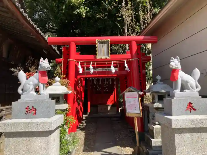 池袋御嶽神社の{uncategorized: "未分類", other: "その他", undefined: "問題あり", building: "その他建物", grave: "お墓", sacred_gate: "鳥居", guardian: "狛犬", statue: "像", buddha: "仏像", history: "歴史", nature: "自然", garden: "庭園", animal: "動物", pagoda: "塔", temizu: "手水舎", mountain_gate: "山門・神門", sanctuary: "本殿・本堂", subordinate: "末社・摂社", art: "芸術", scenery: "景色", jizo: "地蔵", ema: "絵馬", goshuin: "御朱印", omikuji: "おみくじ", items: "授与品その他", amulet: "お守り", goshuincho: "御朱印帳", eats: "食事", festival: "お祭り", votive_dance: "神楽", shichigosan: "七五三参", wedding: "結婚式", experience: "体験その他", initially: "初詣", around: "周辺", anti_infection: "感染症対策"}