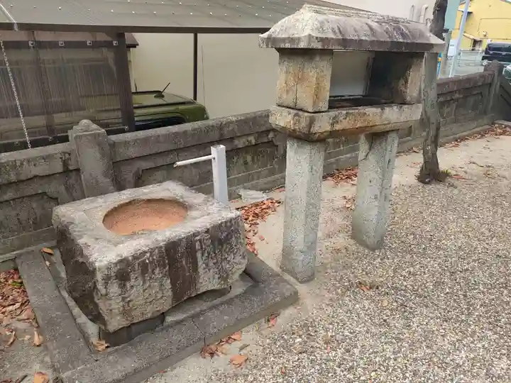 白山社の手水舎