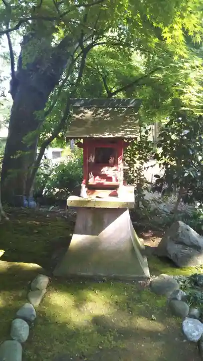 尾曳稲荷神社の末社・摂社