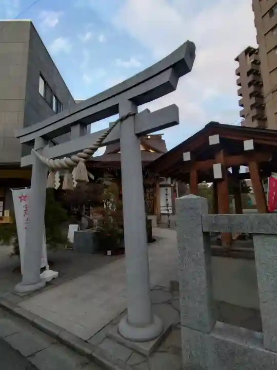 太上神社の{uncategorized: "未分類", other: "その他", undefined: "問題あり", building: "その他建物", grave: "お墓", sacred_gate: "鳥居", guardian: "狛犬", statue: "像", buddha: "仏像", history: "歴史", nature: "自然", garden: "庭園", animal: "動物", pagoda: "塔", temizu: "手水舎", mountain_gate: "山門・神門", sanctuary: "本殿・本堂", subordinate: "末社・摂社", art: "芸術", scenery: "景色", jizo: "地蔵", ema: "絵馬", goshuin: "御朱印", omikuji: "おみくじ", items: "授与品その他", amulet: "お守り", goshuincho: "御朱印帳", eats: "食事", festival: "お祭り", votive_dance: "神楽", shichigosan: "七五三参", wedding: "結婚式", experience: "体験その他", initially: "初詣", around: "周辺", anti_infection: "感染症対策"}