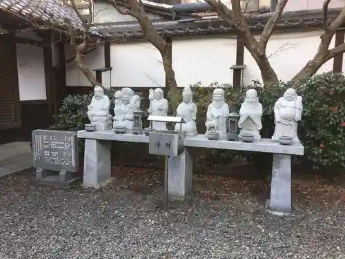 行願寺（革堂）の像