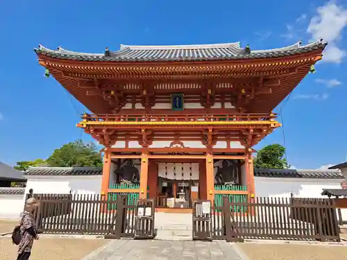 喜光寺の山門