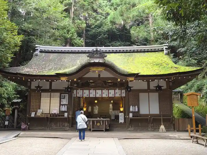 狭井坐大神荒魂神社(狭井神社)の本殿・本堂