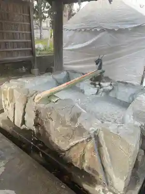 闘鶏神社の手水舎