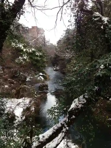 岩不動明王の景色