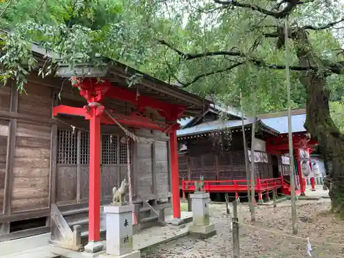 小川諏訪神社の末社