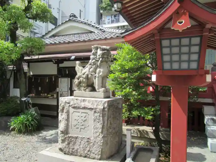 秋葉神社の狛犬