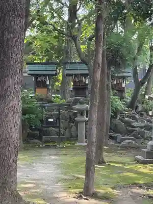 六所神社の{uncategorized: "未分類", other: "その他", undefined: "問題あり", building: "その他建物", grave: "お墓", sacred_gate: "鳥居", guardian: "狛犬", statue: "像", buddha: "仏像", history: "歴史", nature: "自然", garden: "庭園", animal: "動物", pagoda: "塔", temizu: "手水舎", mountain_gate: "山門・神門", sanctuary: "本殿・本堂", subordinate: "末社・摂社", art: "芸術", scenery: "景色", jizo: "地蔵", ema: "絵馬", goshuin: "御朱印", omikuji: "おみくじ", items: "授与品その他", amulet: "お守り", goshuincho: "御朱印帳", eats: "食事", festival: "お祭り", votive_dance: "神楽", shichigosan: "七五三参", wedding: "結婚式", experience: "体験その他", initially: "初詣", around: "周辺", anti_infection: "感染症対策"}