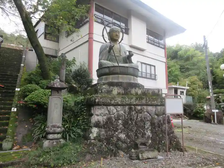 岩舟山高勝寺の仏像