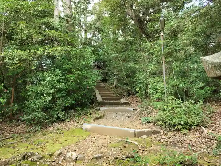 與能神社の{uncategorized: "未分類", other: "その他", undefined: "問題あり", building: "その他建物", grave: "お墓", sacred_gate: "鳥居", guardian: "狛犬", statue: "像", buddha: "仏像", history: "歴史", nature: "自然", garden: "庭園", animal: "動物", pagoda: "塔", temizu: "手水舎", mountain_gate: "山門・神門", sanctuary: "本殿・本堂", subordinate: "末社・摂社", art: "芸術", scenery: "景色", jizo: "地蔵", ema: "絵馬", goshuin: "御朱印", omikuji: "おみくじ", items: "授与品その他", amulet: "お守り", goshuincho: "御朱印帳", eats: "食事", festival: "お祭り", votive_dance: "神楽", shichigosan: "七五三参", wedding: "結婚式", experience: "体験その他", initially: "初詣", around: "周辺", anti_infection: "感染症対策"}