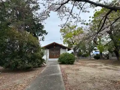 雨降神社の{uncategorized: "未分類", other: "その他", undefined: "問題あり", building: "その他建物", grave: "お墓", sacred_gate: "鳥居", guardian: "狛犬", statue: "像", buddha: "仏像", history: "歴史", nature: "自然", garden: "庭園", animal: "動物", pagoda: "塔", temizu: "手水舎", mountain_gate: "山門・神門", sanctuary: "本殿・本堂", subordinate: "末社・摂社", art: "芸術", scenery: "景色", jizo: "地蔵", ema: "絵馬", goshuin: "御朱印", omikuji: "おみくじ", items: "授与品その他", amulet: "お守り", goshuincho: "御朱印帳", eats: "食事", festival: "お祭り", votive_dance: "神楽", shichigosan: "七五三参", wedding: "結婚式", experience: "体験その他", initially: "初詣", around: "周辺", anti_infection: "感染症対策"}