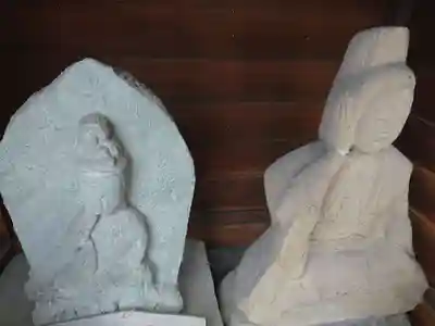 祠(地蔵)の仏像