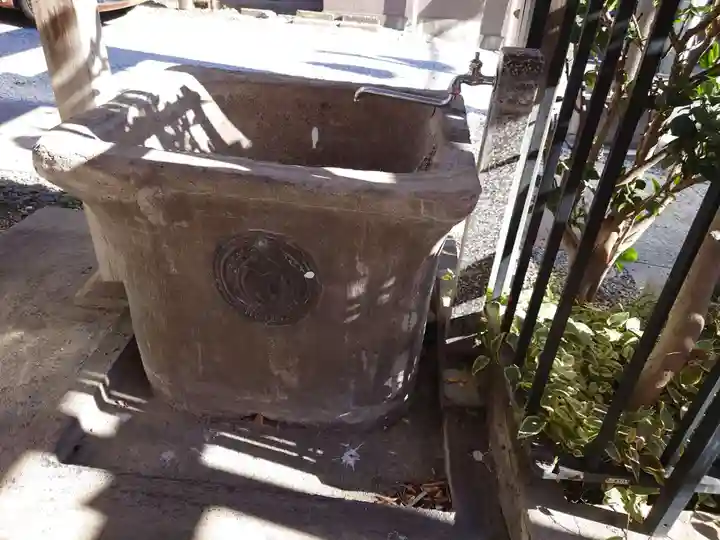 巣鴨大鳥神社の手水舎