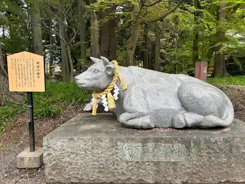 冨士御室浅間神社の像