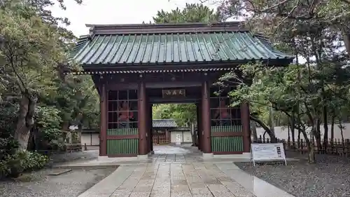 高徳院の山門・神門