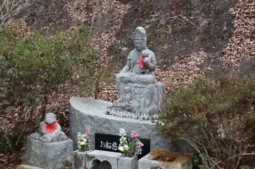 秩父札所三十二番　法性寺の仏像