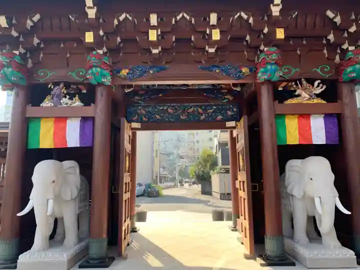光明院の山門・神門