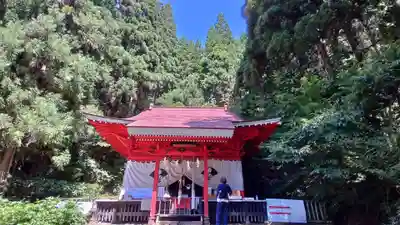 御座石神社の本殿・本堂