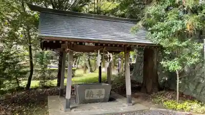 伊那東大社の手水舎