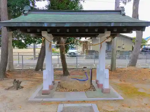 春日神社（百島町）の手水舎
