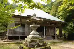 神池寺の本殿