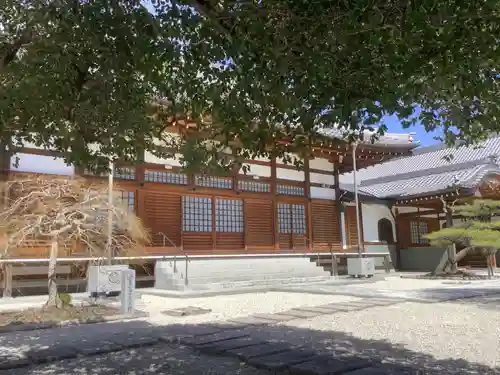 長藏寺の本殿