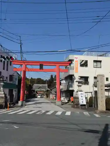 箭弓稲荷神社の鳥居