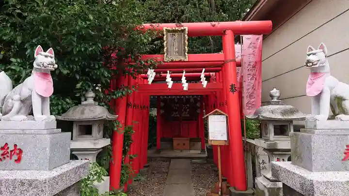 池袋御嶽神社の鳥居