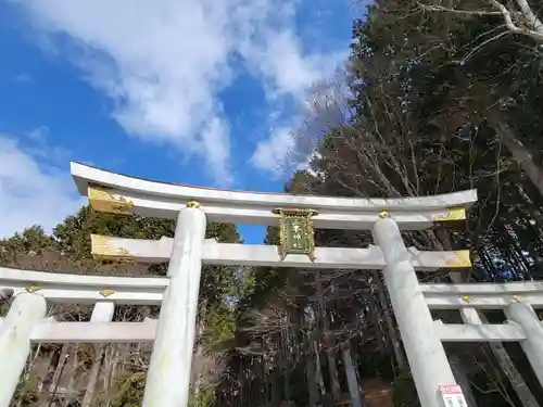 三峯神社の鳥居