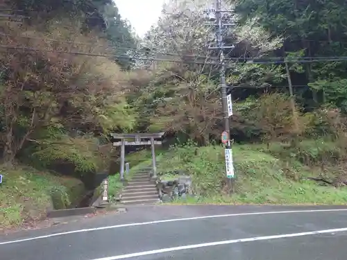 事任八幡宮の建物その他