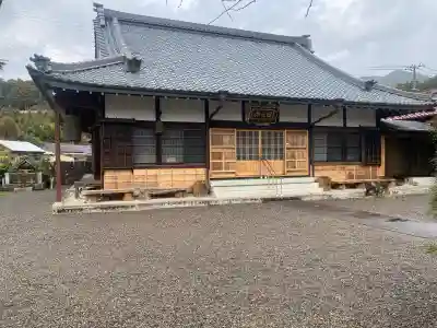 永明寺の{uncategorized: "未分類", other: "その他", undefined: "問題あり", building: "その他建物", grave: "お墓", sacred_gate: "鳥居", guardian: "狛犬", statue: "像", buddha: "仏像", history: "歴史", nature: "自然", garden: "庭園", animal: "動物", pagoda: "塔", temizu: "手水舎", mountain_gate: "山門・神門", sanctuary: "本殿・本堂", subordinate: "末社・摂社", art: "芸術", scenery: "景色", jizo: "地蔵", ema: "絵馬", goshuin: "御朱印", omikuji: "おみくじ", items: "授与品その他", amulet: "お守り", goshuincho: "御朱印帳", eats: "食事", festival: "お祭り", votive_dance: "神楽", shichigosan: "七五三参", wedding: "結婚式", experience: "体験その他", initially: "初詣", around: "周辺", anti_infection: "感染症対策"}