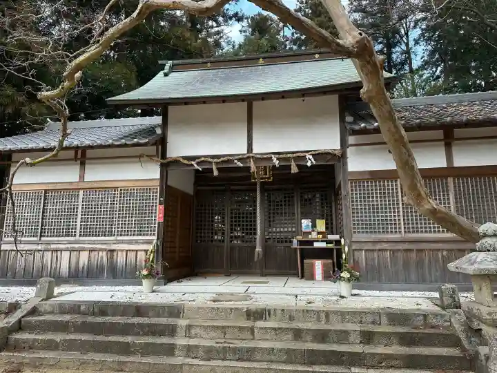 野間神社の{uncategorized: "未分類", other: "その他", undefined: "問題あり", building: "その他建物", grave: "お墓", sacred_gate: "鳥居", guardian: "狛犬", statue: "像", buddha: "仏像", history: "歴史", nature: "自然", garden: "庭園", animal: "動物", pagoda: "塔", temizu: "手水舎", mountain_gate: "山門・神門", sanctuary: "本殿・本堂", subordinate: "末社・摂社", art: "芸術", scenery: "景色", jizo: "地蔵", ema: "絵馬", goshuin: "御朱印", omikuji: "おみくじ", items: "授与品その他", amulet: "お守り", goshuincho: "御朱印帳", eats: "食事", festival: "お祭り", votive_dance: "神楽", shichigosan: "七五三参", wedding: "結婚式", experience: "体験その他", initially: "初詣", around: "周辺", anti_infection: "感染症対策"}